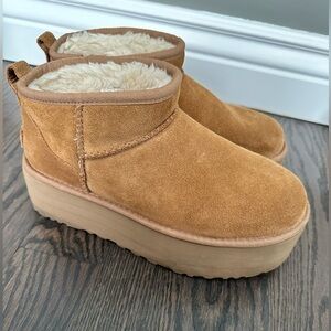 UGG ULTRA MINI platform